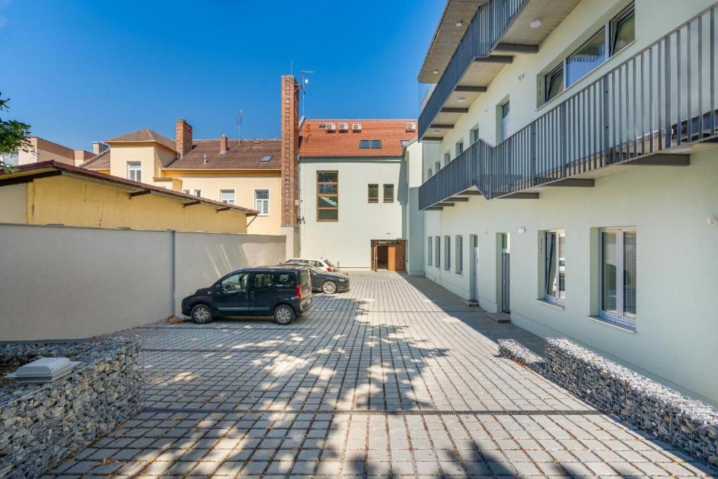 V Srdci Straznice - Park - Batuv Kanal - Cyklisticke Stezky - Rezidence Liberte Luaran gambar